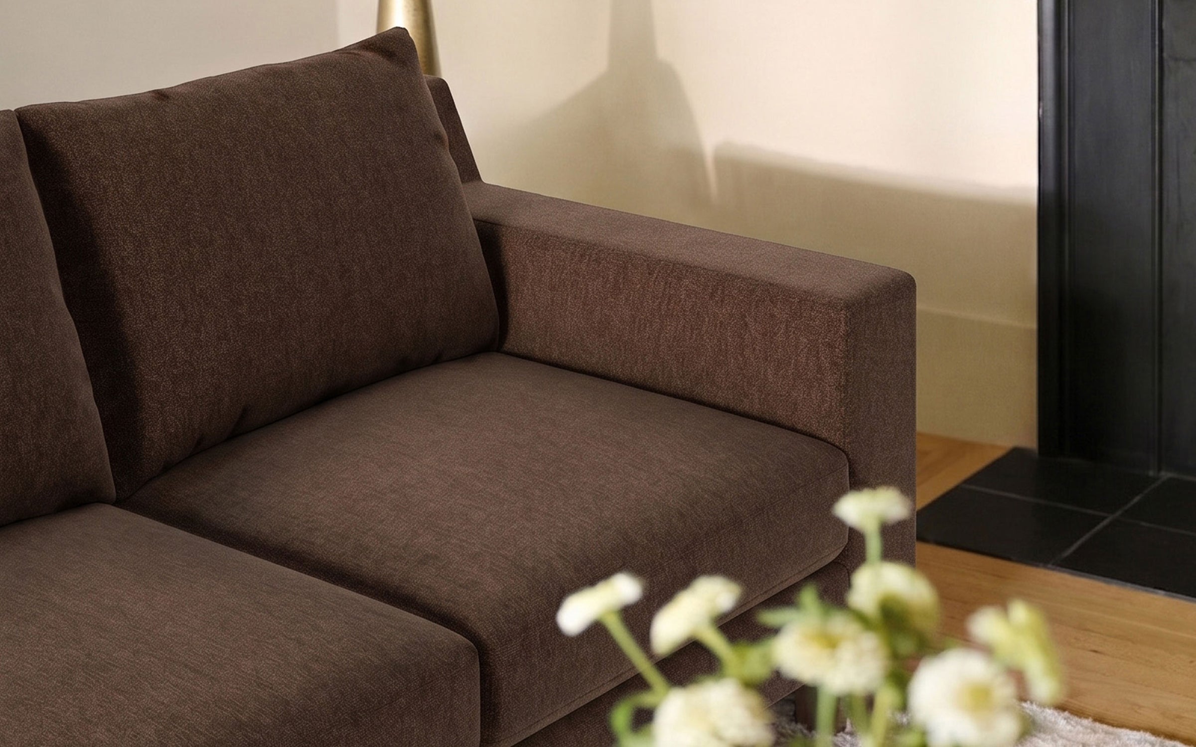 Mercer_Espresso-3Seat-Detail-web_7226e451-8646-4b15-935f-fb97ec88e11a.jpg